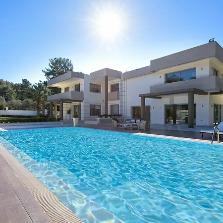 Bella Foresta Villa *