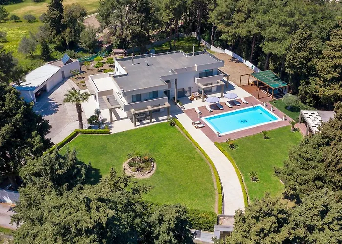 Bella Foresta Villa *