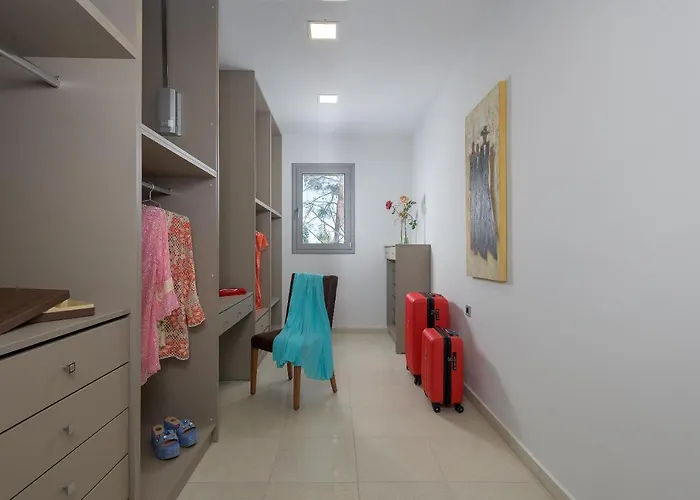 فيلة Bella Foresta